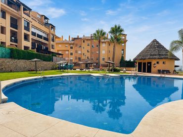 Pis amb piscina en venda a Calle Cariñena 2