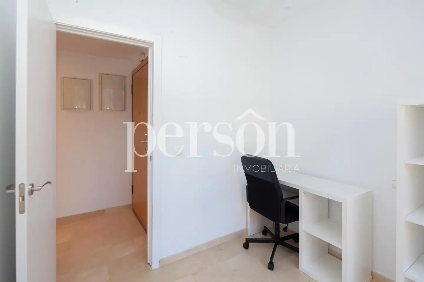 Habitación de Piso de alquiler en Valencia con Aire acondicionado y Amueblado
