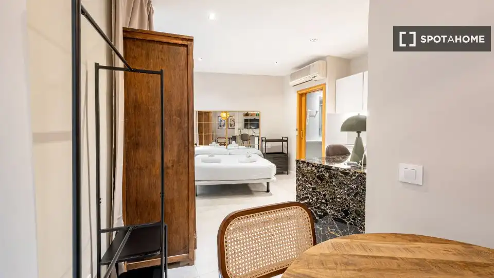 Flat with terrace to rent in Ciutat Vella, imagen 9