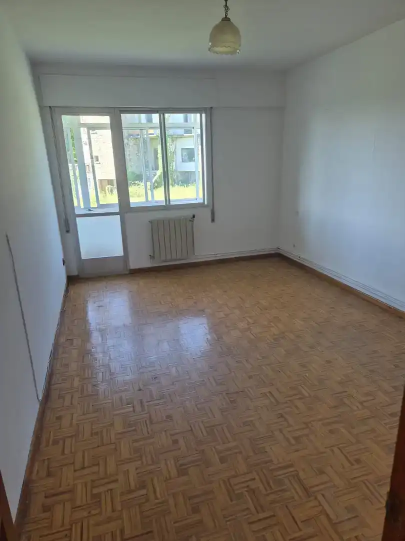Sala de estar de Piso en venta en Guitiriz con Parquet, Trastero y Amueblado