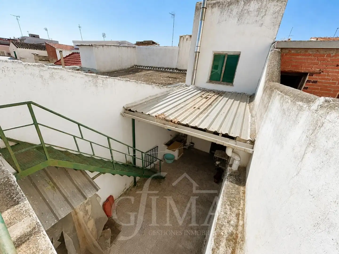 Exterior view of Houses for sale in Tomelloso  with Heating, Storage room and Furnished
