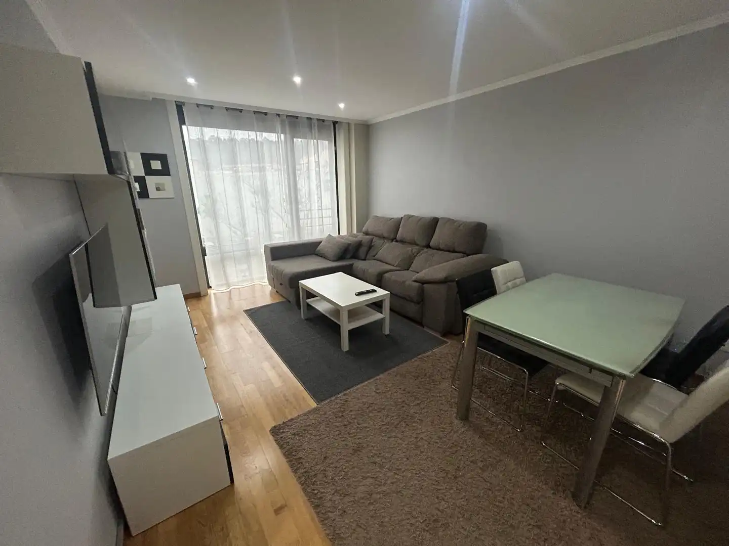 Apartment with pool to rent in Boiro