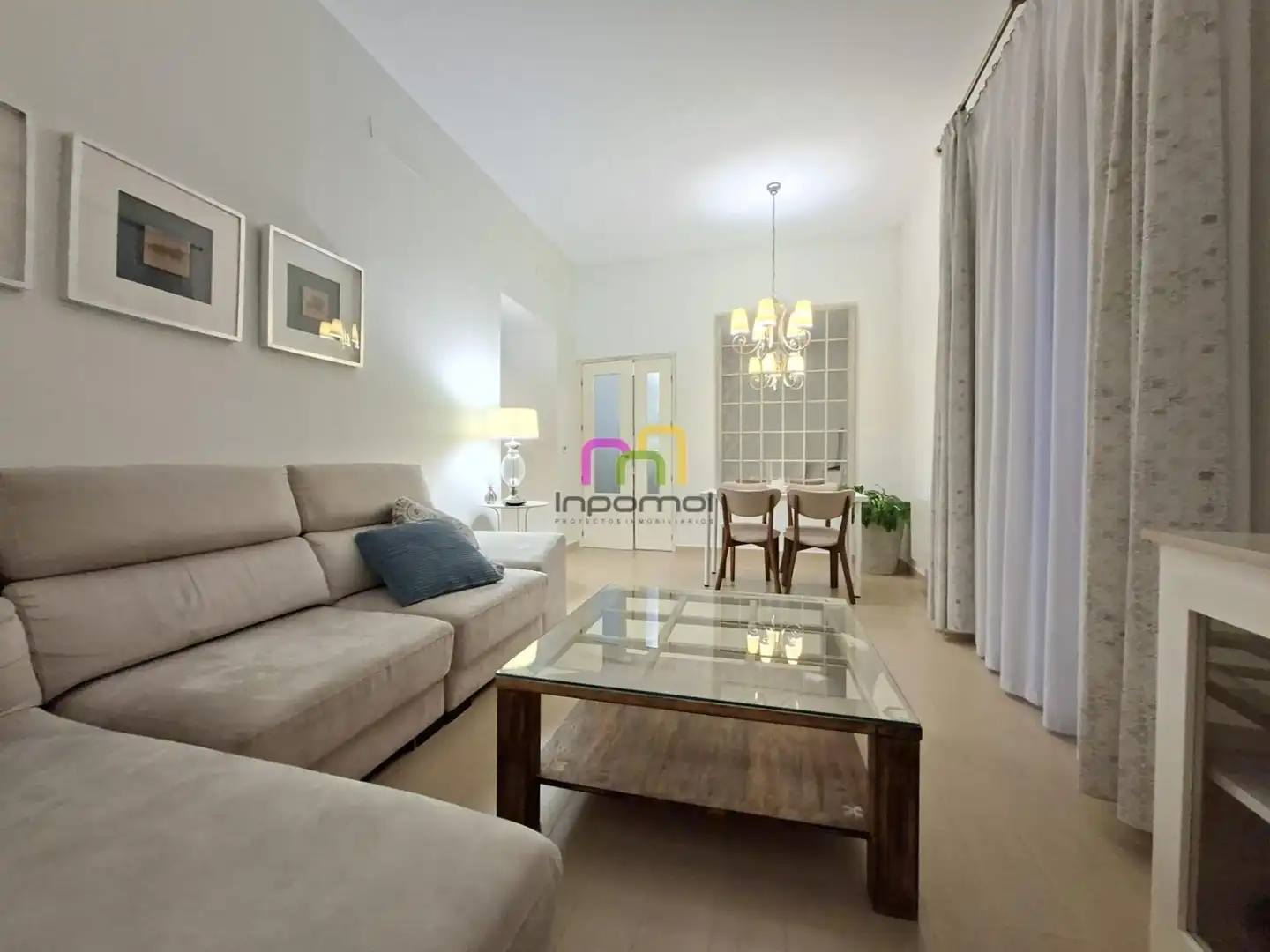 Sala d'estar de Apartament de lloguer en Badajoz amb Calefacció i Moblat