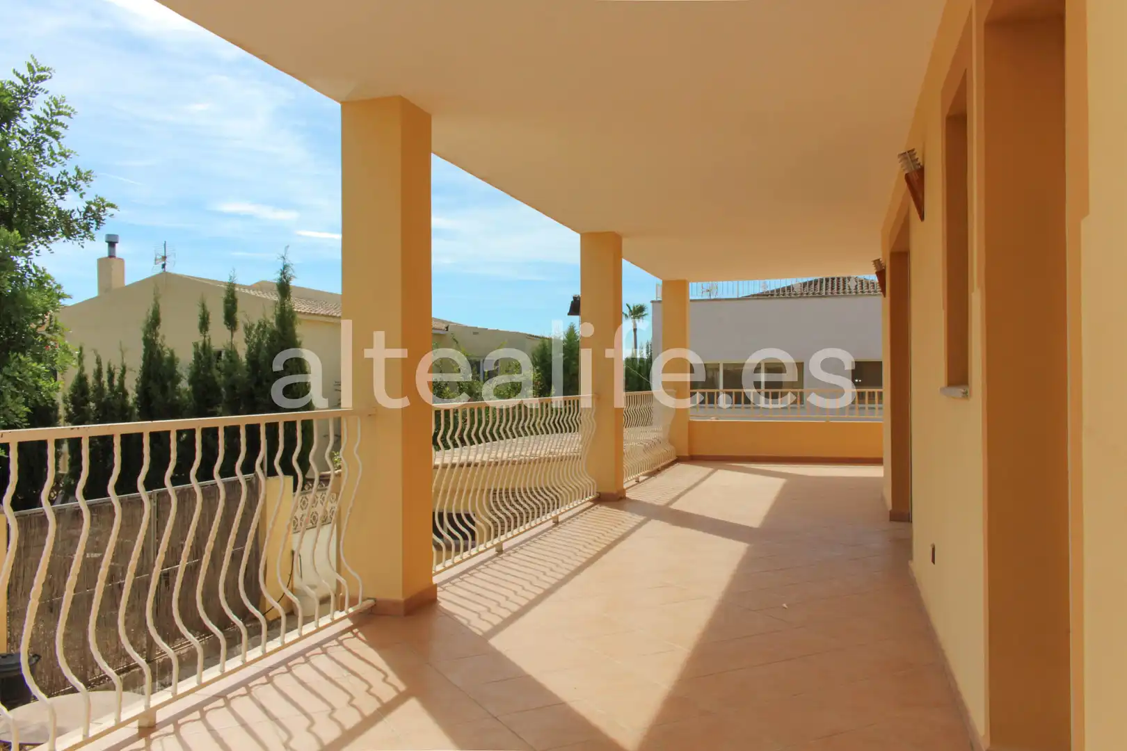 Außenansicht von Haus oder Chalet zum Verkauf in La Nucia mit Privatgarten, Terrasse und Abstellraum