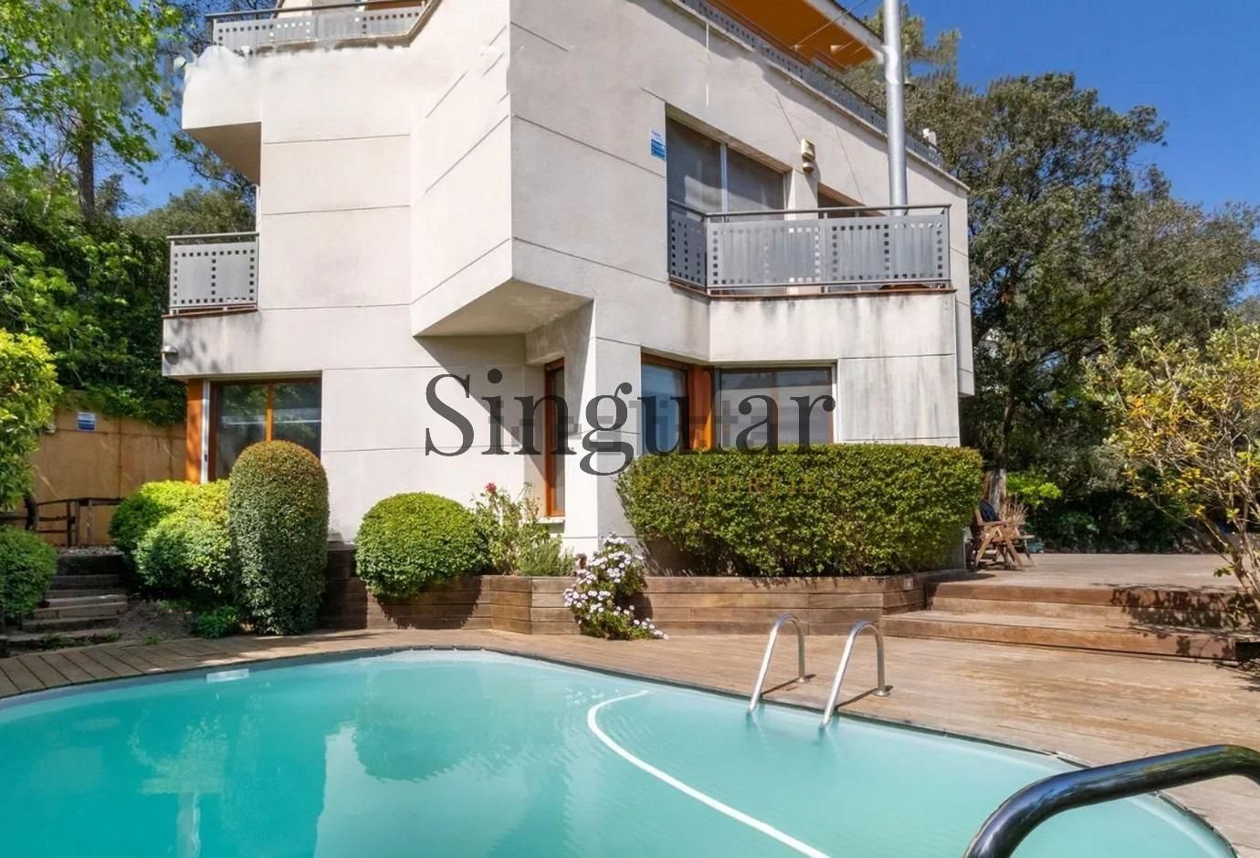 Vista exterior de Casa o chalet en venta en  Barcelona Capital con Calefacción, Jardín privado y Terraza