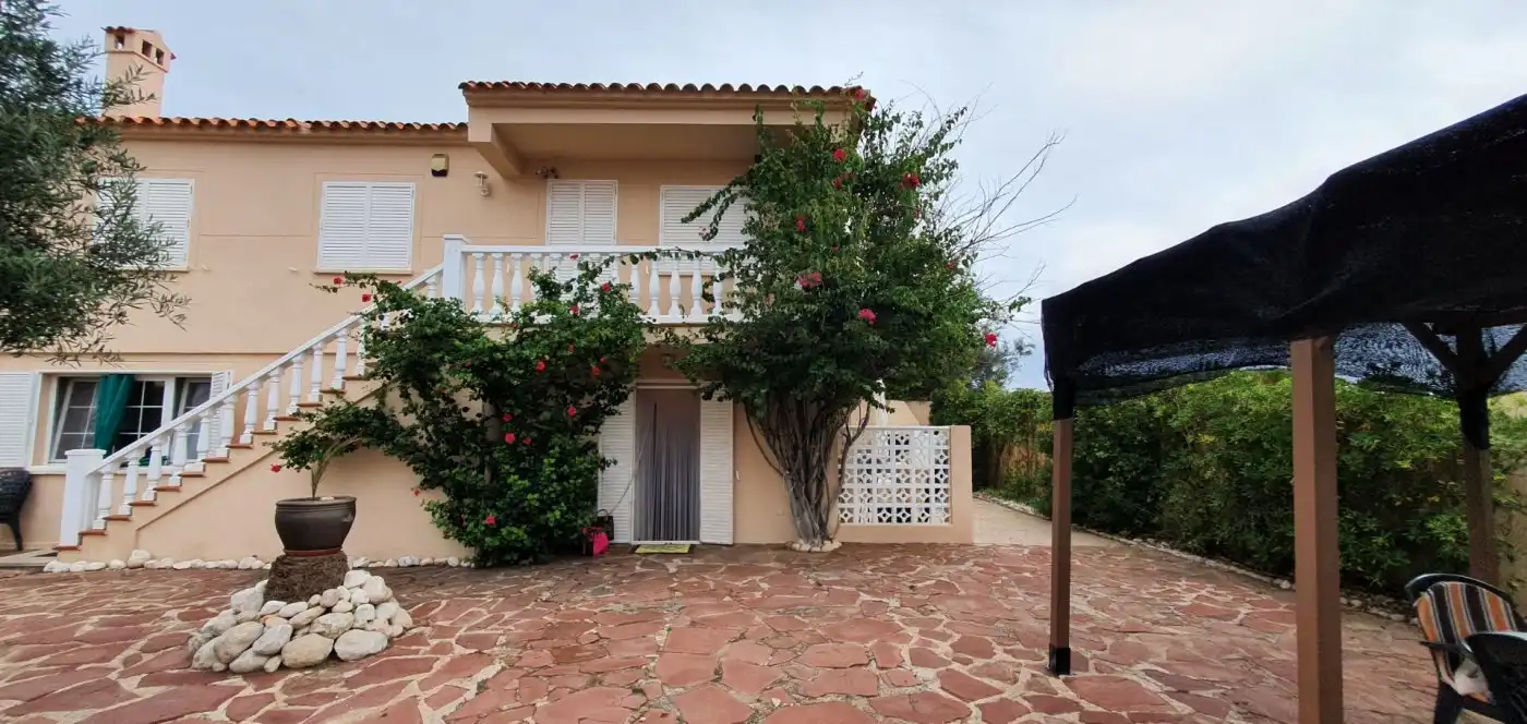 Vista exterior de Casa o xalet en venda en Cullera amb Aire condicionat, Calefacció i Jardí privat