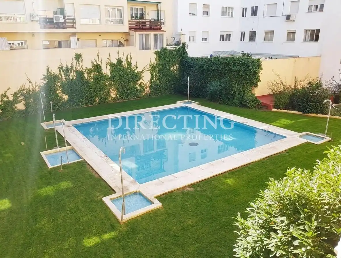 Piscina de Piso de alquiler en Madrid con Aire acondicionado, Calefacción y Parquet