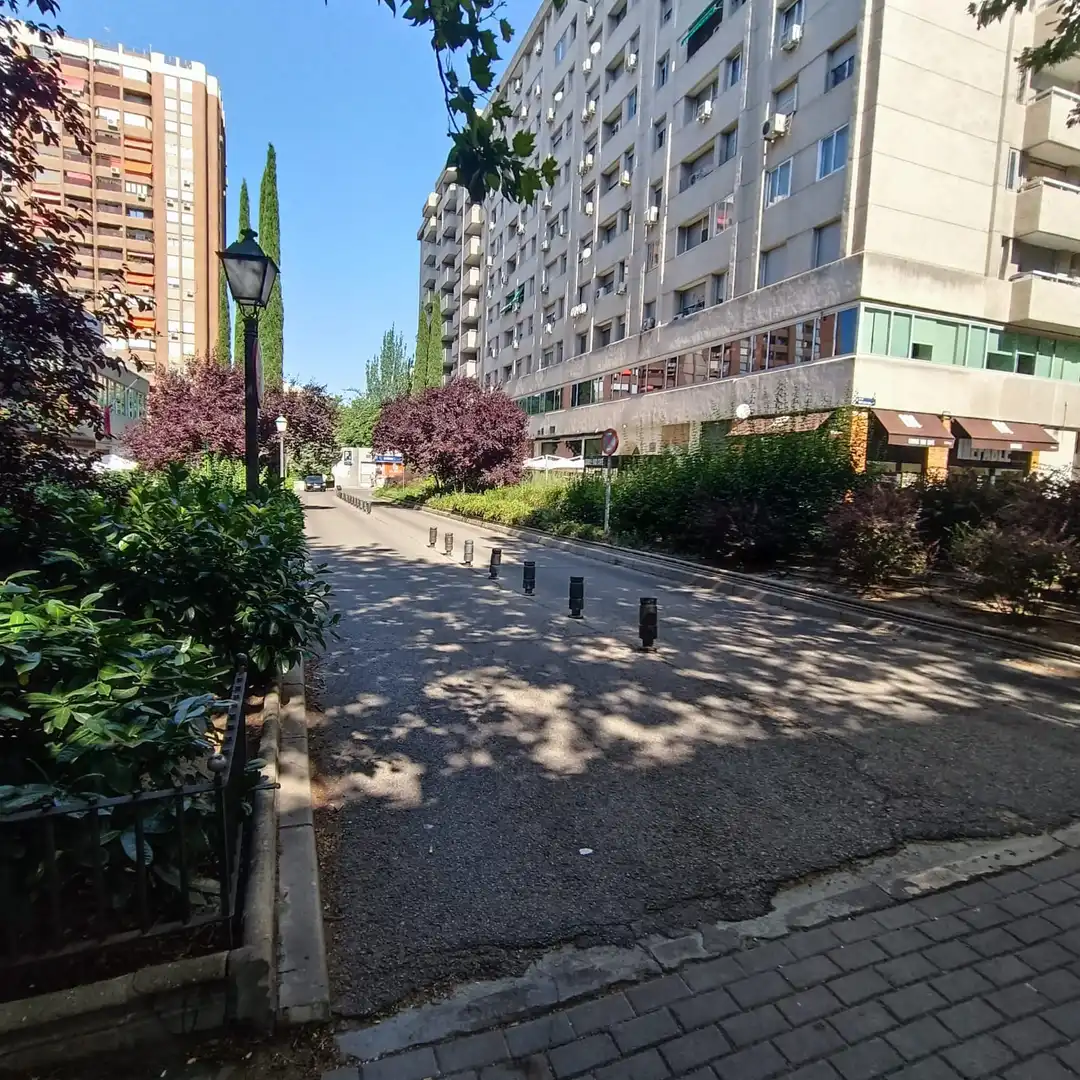 Vista exterior de Garatge en venda en Madrid