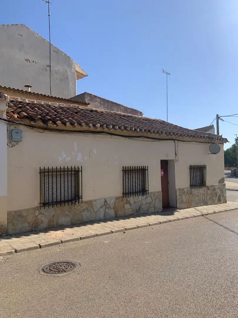 Vista exterior de Casa o xalet en venda en Villarrobledo