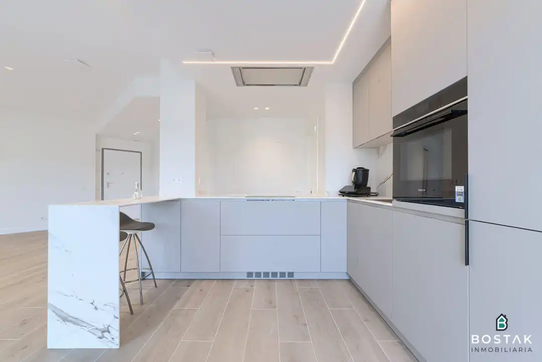 Cocina de Piso de alquiler en Bilbao  con Calefacción y Terraza