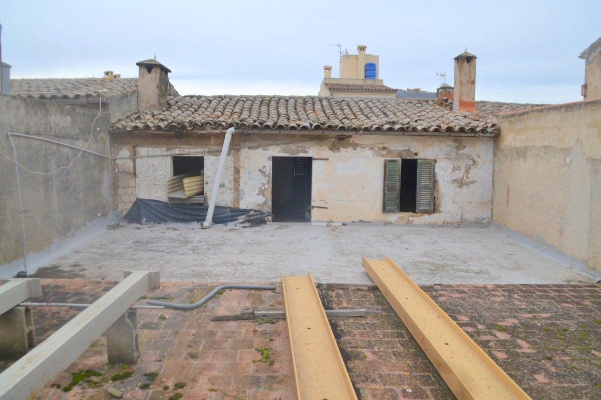 Vista exterior de Edifici en venda en Alcúdia