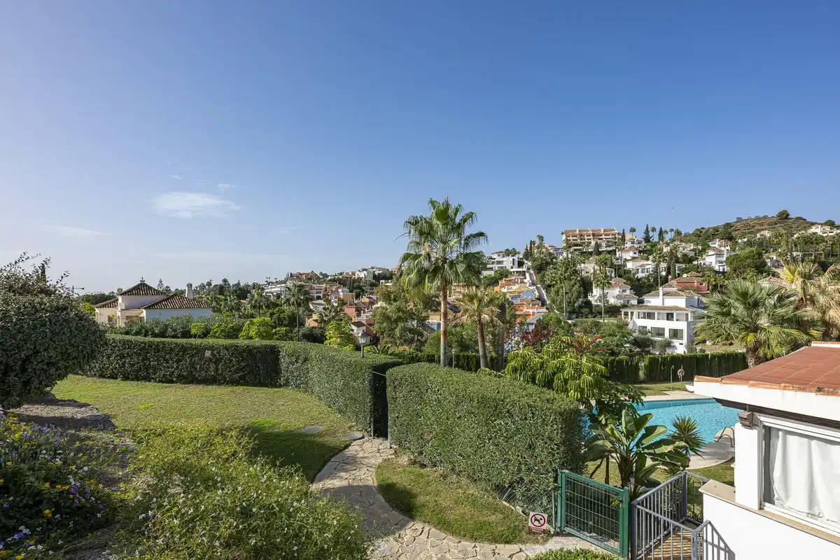 Vista exterior de Planta baixa de lloguer en Nueva Andalucía