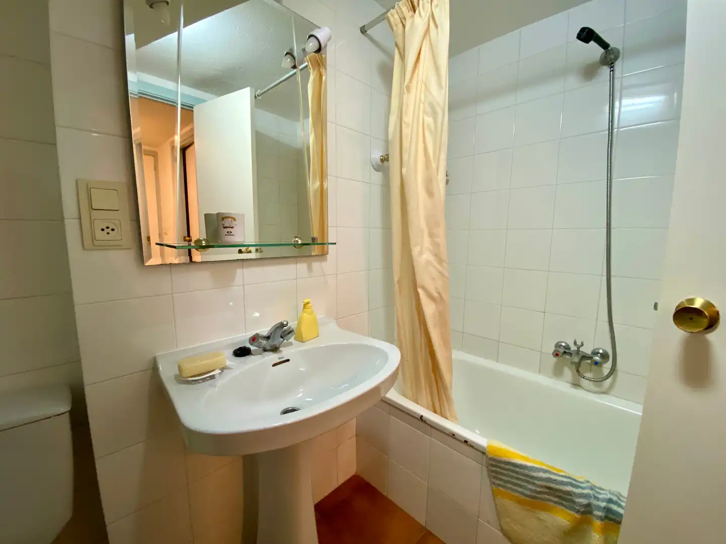 Badezimmer von Einfamilien-Reihenhaus zum Verkauf in O Grove   mit Privatgarten, Terrasse und Abstellraum