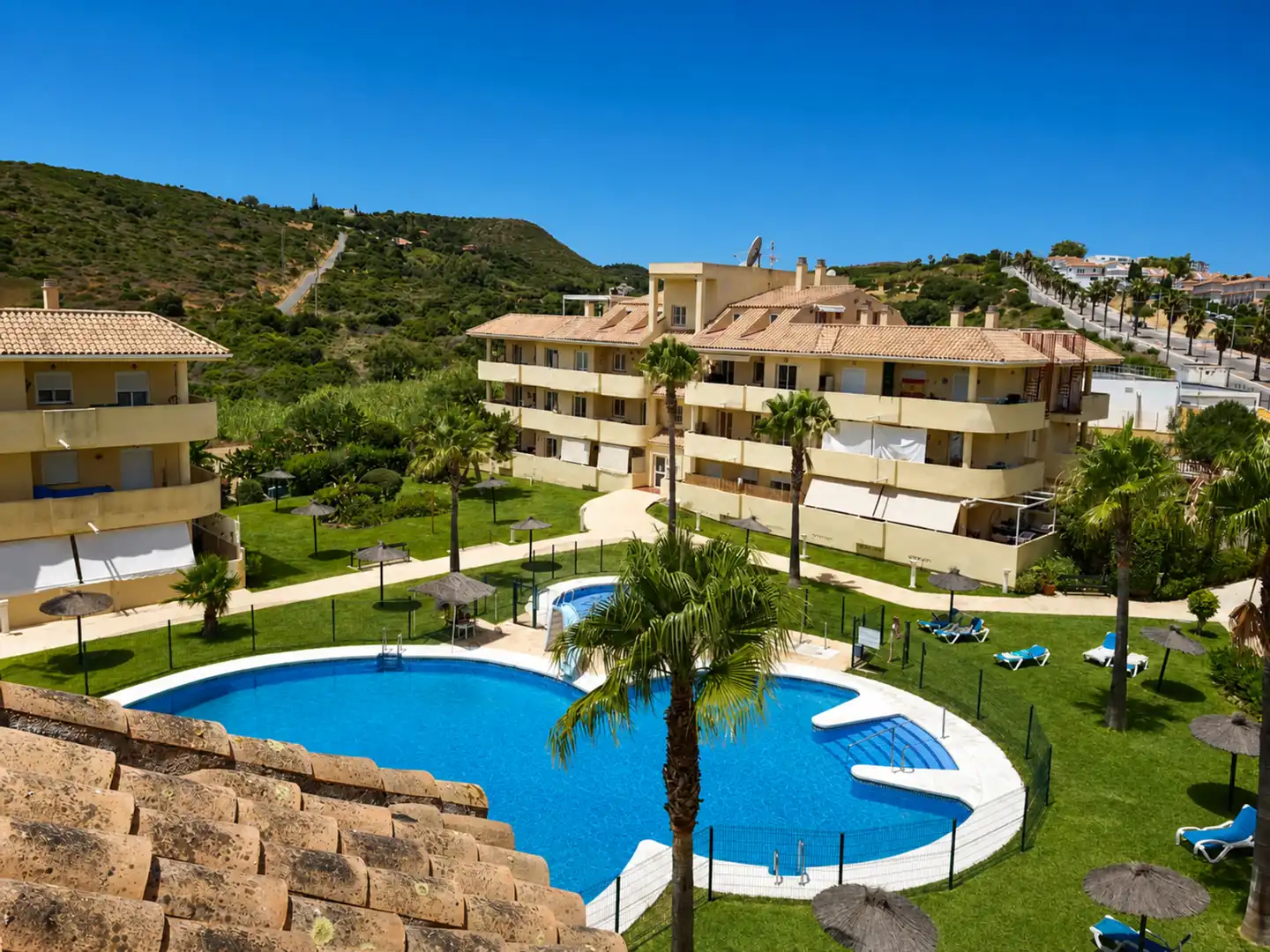 Exterior view of Attic for sale in Manilva  with Air Conditioner, Terrace and Swimming Pool