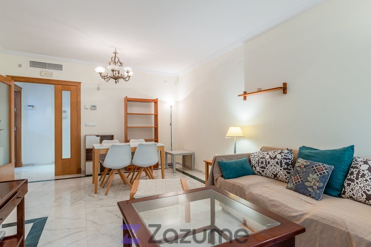 Sala d'estar de Casa adosada de lloguer en Villar del Arzobispo amb Calefacció, Moblat i Rentadora