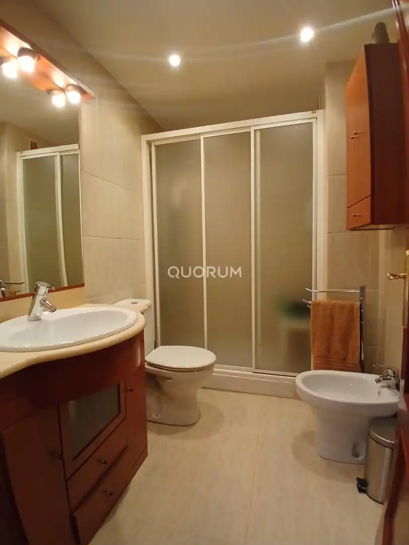 Baño de Ático en venta en Barakaldo  con Calefacción, Terraza y Trastero