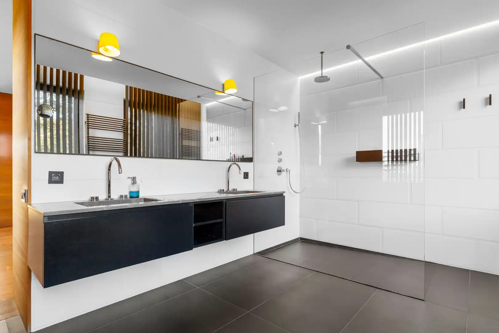 Baño de Casa o chalet en venta en Esplugues de Llobregat con Aire acondicionado, Calefacción y Terraza