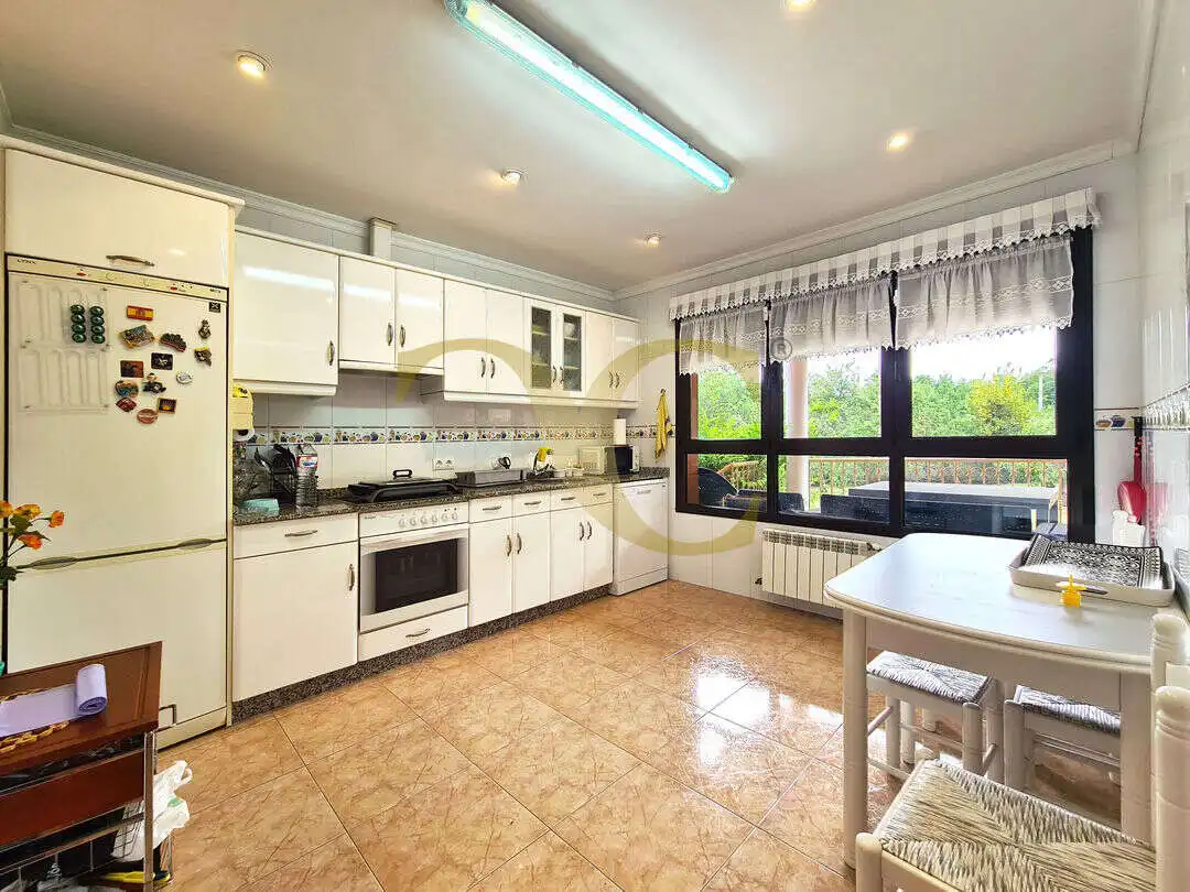 Cocina de Casa o chalet en venta en Gijón  con Calefacción, Jardín privado y Terraza