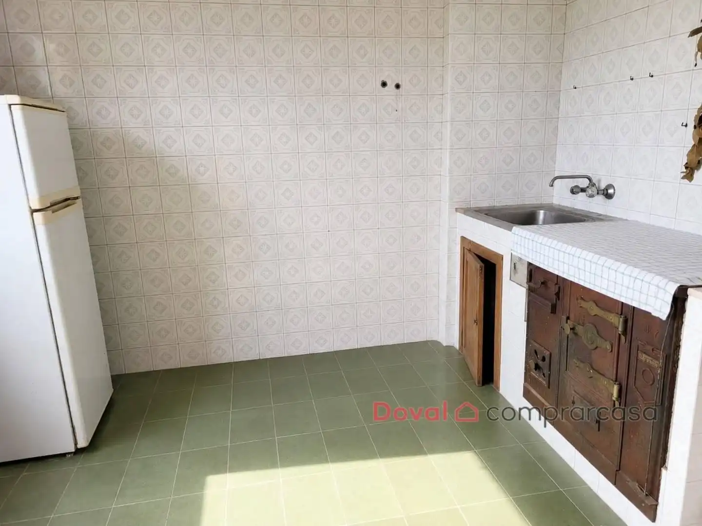 Cuina de Casa o xalet en venda en O Porriño   amb Jardí privat, Traster i Balcó