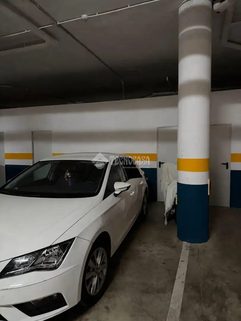 Parking de Piso en venta en Valdepeñas con Aire acondicionado, Calefacción y Trastero