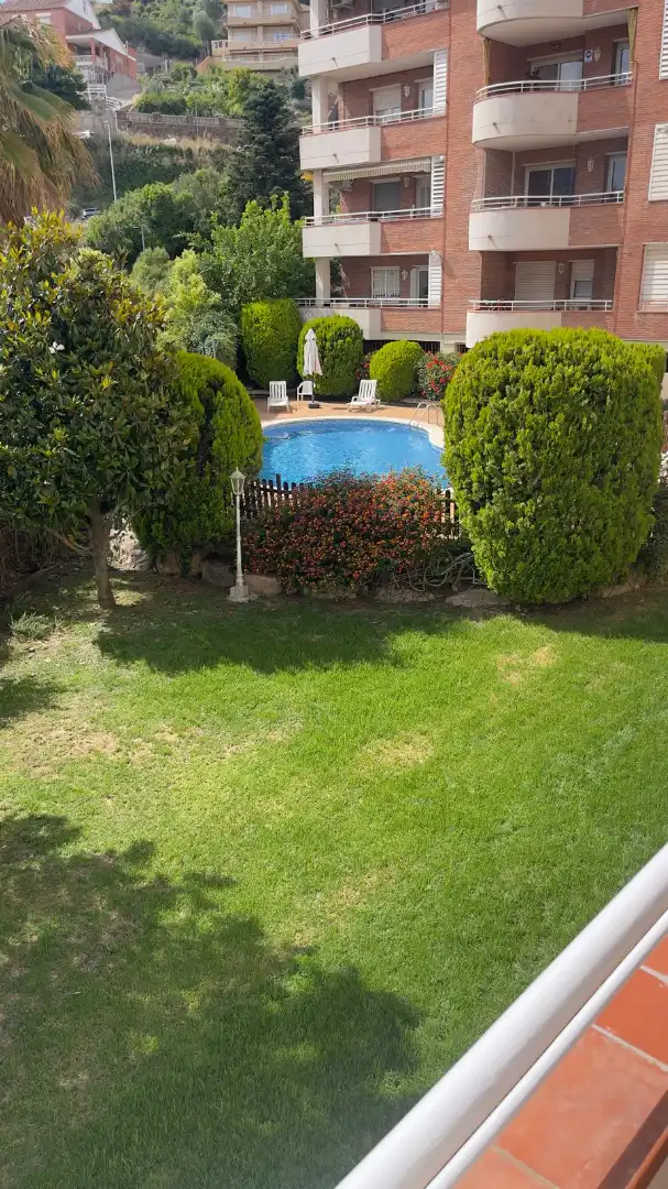 Piscina de Pis en venda en La Palma de Cervelló amb Aire condicionat, Calefacció i Terrassa