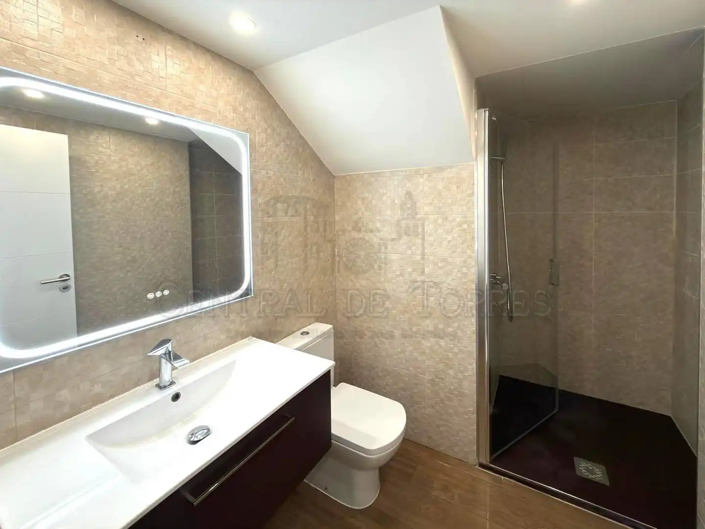 Detached homes for rent in Calle Francisco de Vitoria, Valenoso