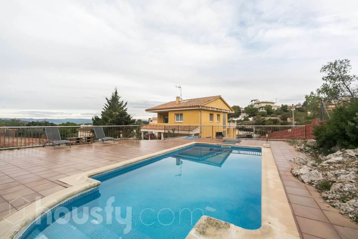 Piscina de Casa o xalet en venda en Olèrdola amb Aire condicionat, Calefacció i Jardí privat