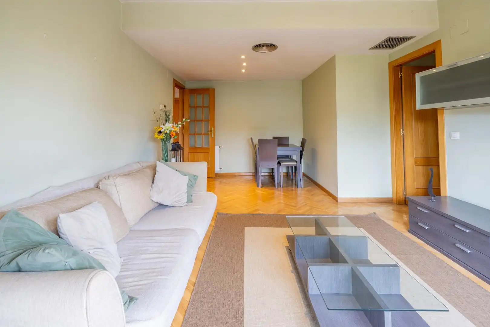 Sala de estar de Piso en venta en Madrid con Aire acondicionado, Calefacción y Jardín privado