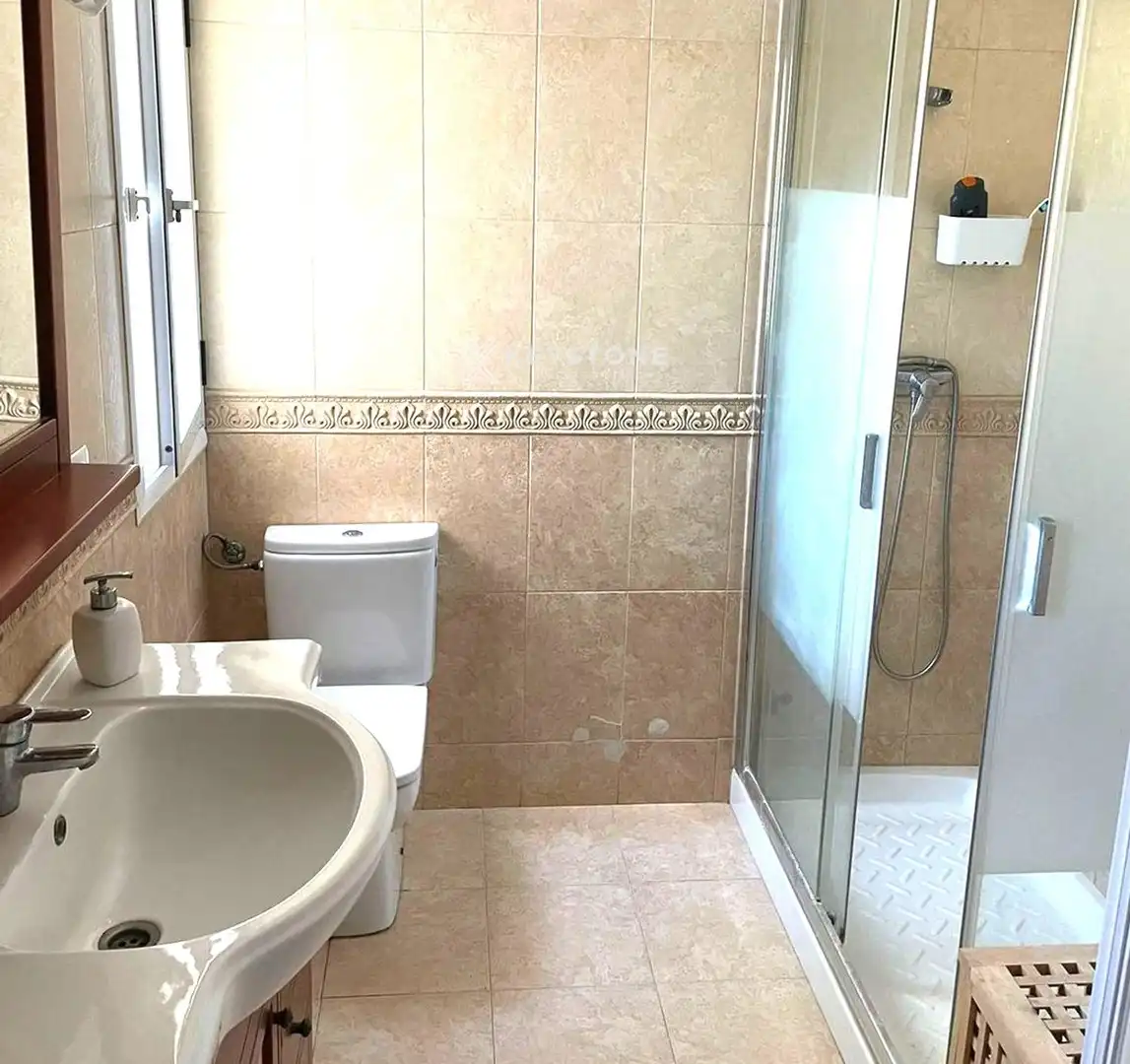 Bany de Dúplex de lloguer en Alcúdia amb Aire condicionat, Terrassa i Traster