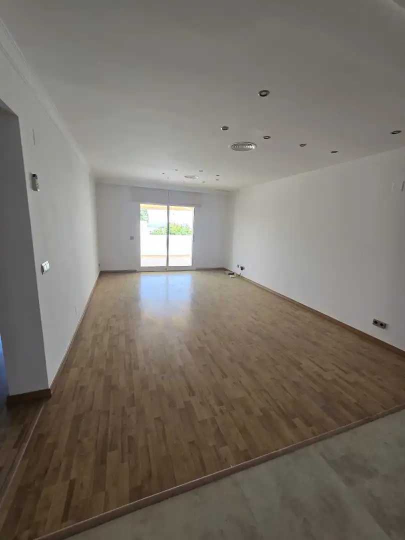 Sala de estar de Apartamento de alquiler en Marbella con Aire acondicionado, Calefacción y Parquet