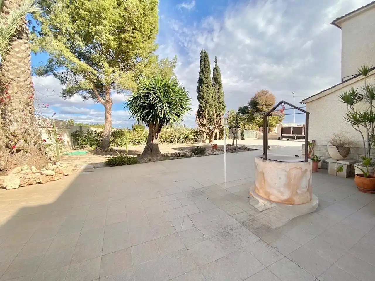 Jardí de Casa o xalet en venda en Orihuela amb Aire condicionat, Calefacció i Jardí privat