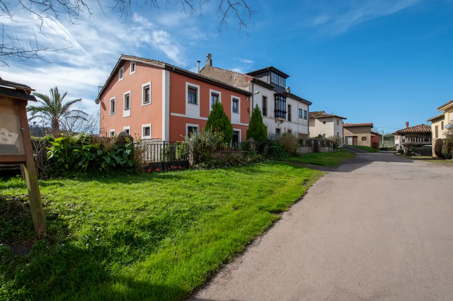 Vista exterior de Casa adosada en venta en Villaviciosa con Calefacción, Terraza y Trastero