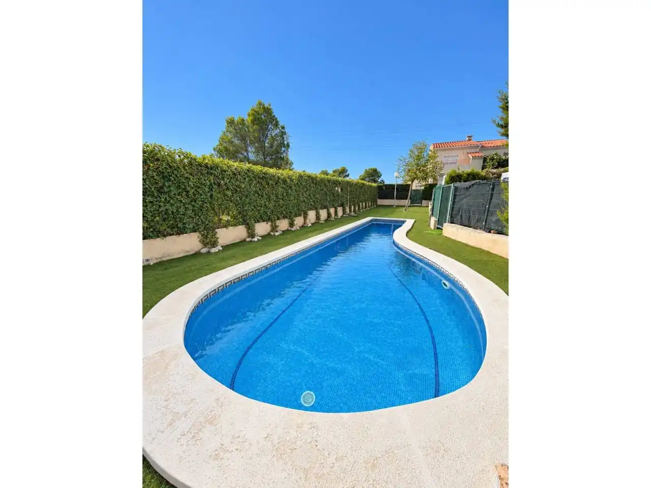 Terraced house with pool for sale in Avenida Madrid, imagen 2