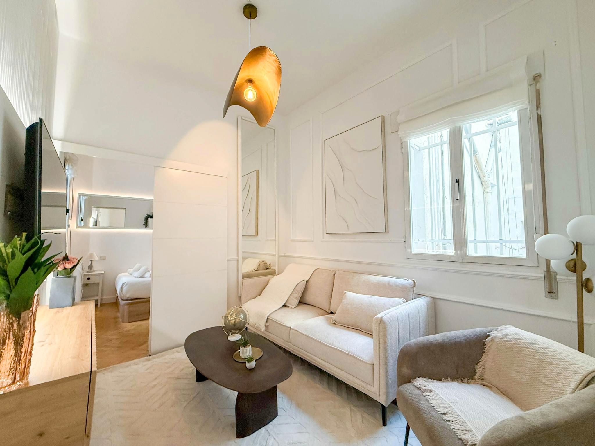 Living room of Flat to rent in  Madrid Capital  with Air Conditioner, Furnished and Washing machine