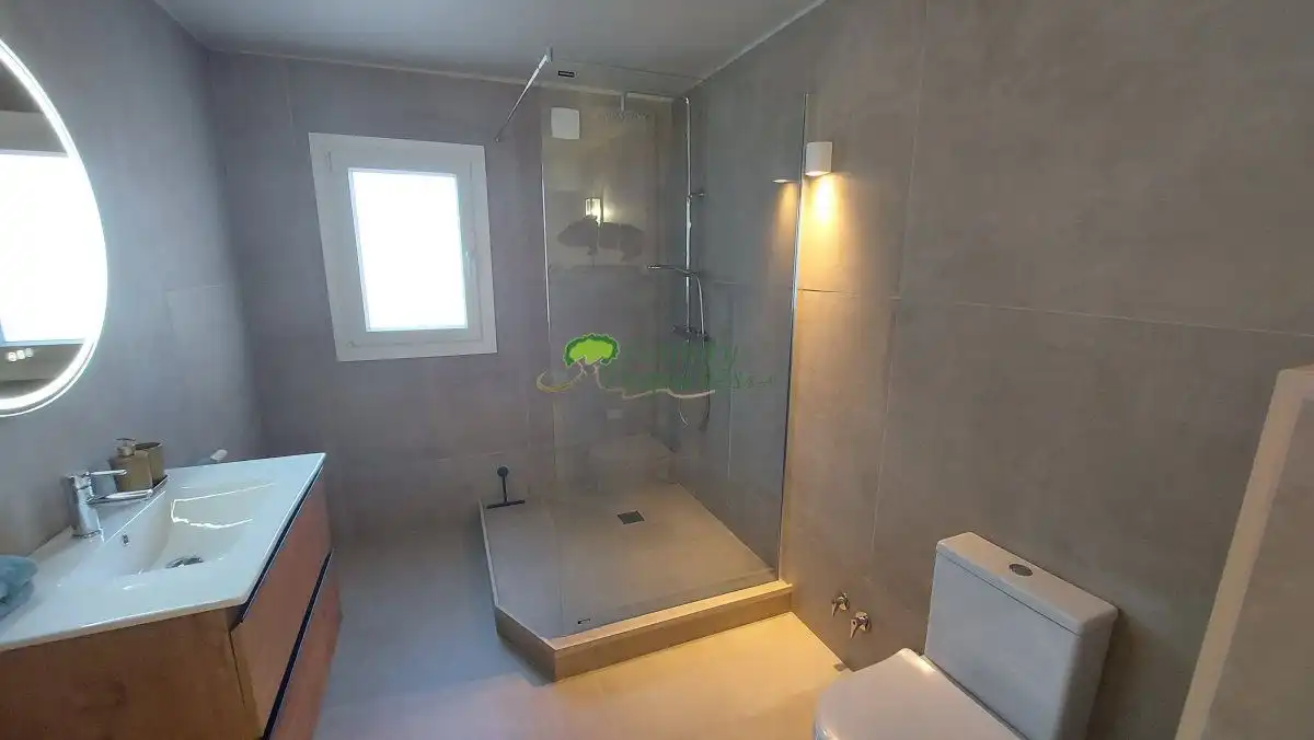 Baño de Finca rústica en venta en Cómpeta con Aire acondicionado, Terraza y Trastero