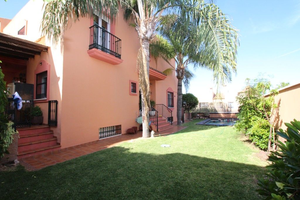 Jardí de Casa o xalet en venda en Marbella amb Aire condicionat, Jardí privat i Terrassa