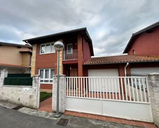 Exterior view of Single-family semi-detached for sale in Cabezón de la Sal  with Heating and Private garden