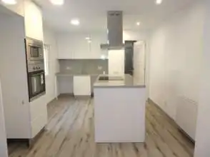 Cocina de Piso de alquiler en Gijón  con Calefacción, Parquet y Horno