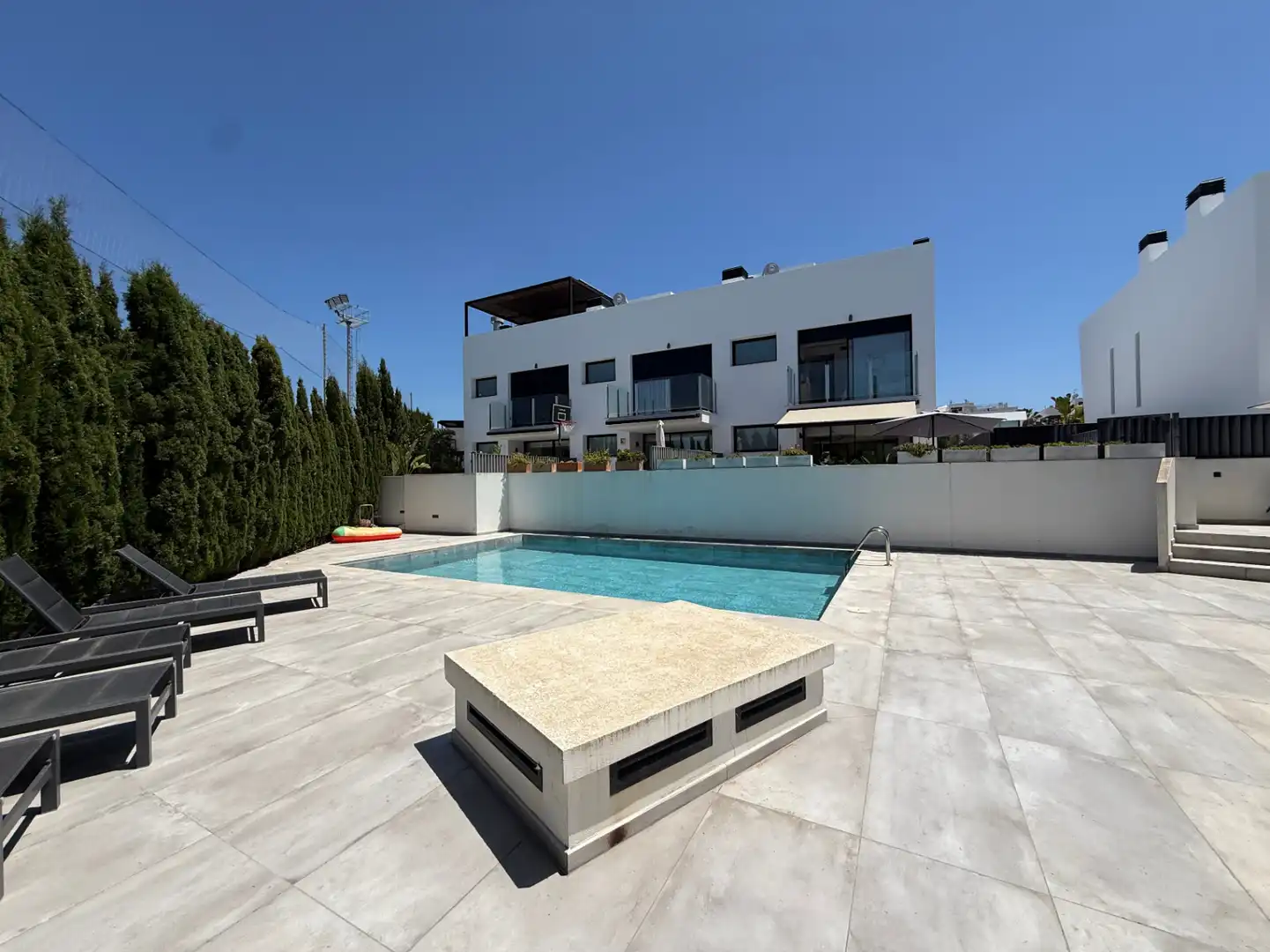 Swimming pool of Houses for sale in Santa Eulària des Riu  with Air Conditioner, Heating and Terrace