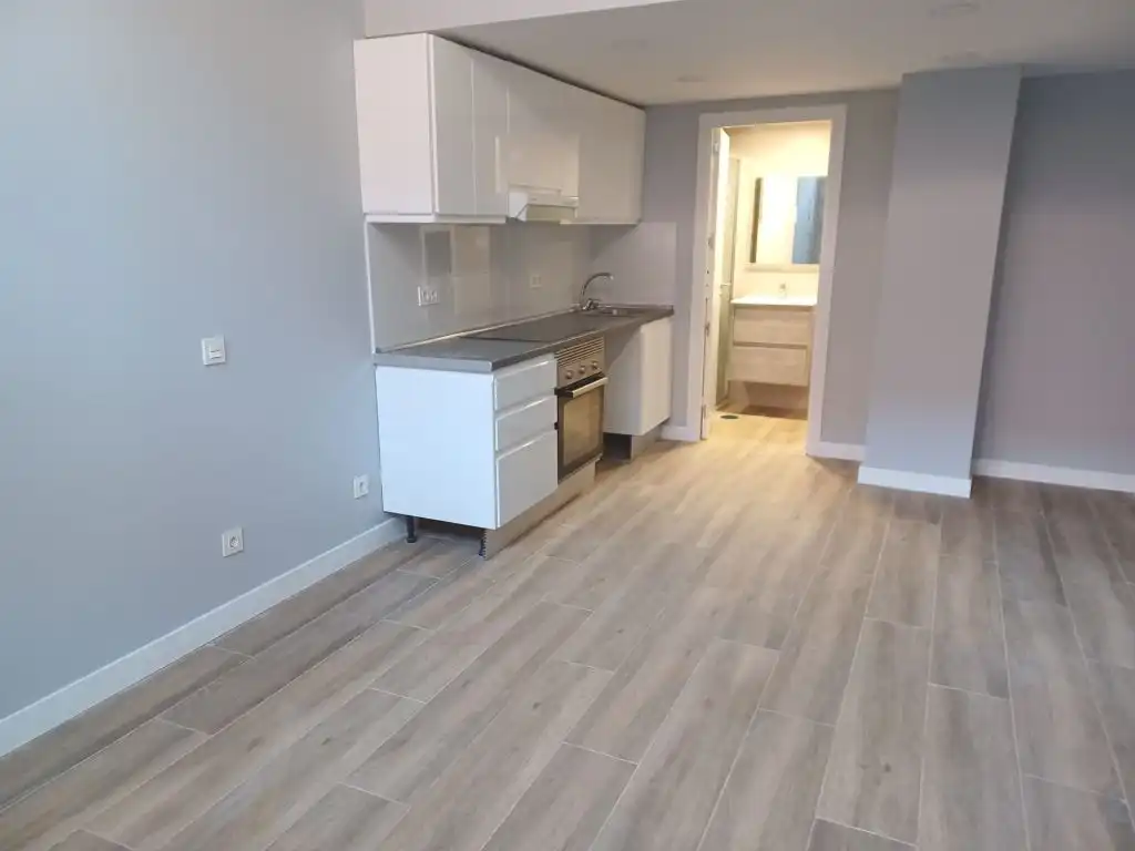 Cuina de Apartament de lloguer en Madrid amb Traster