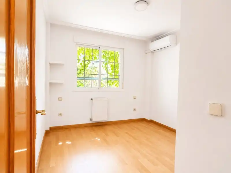 Schlafzimmer von Haus oder Chalet zum Verkauf in Torrelodones mit Klimaanlage, Heizung und Terrasse