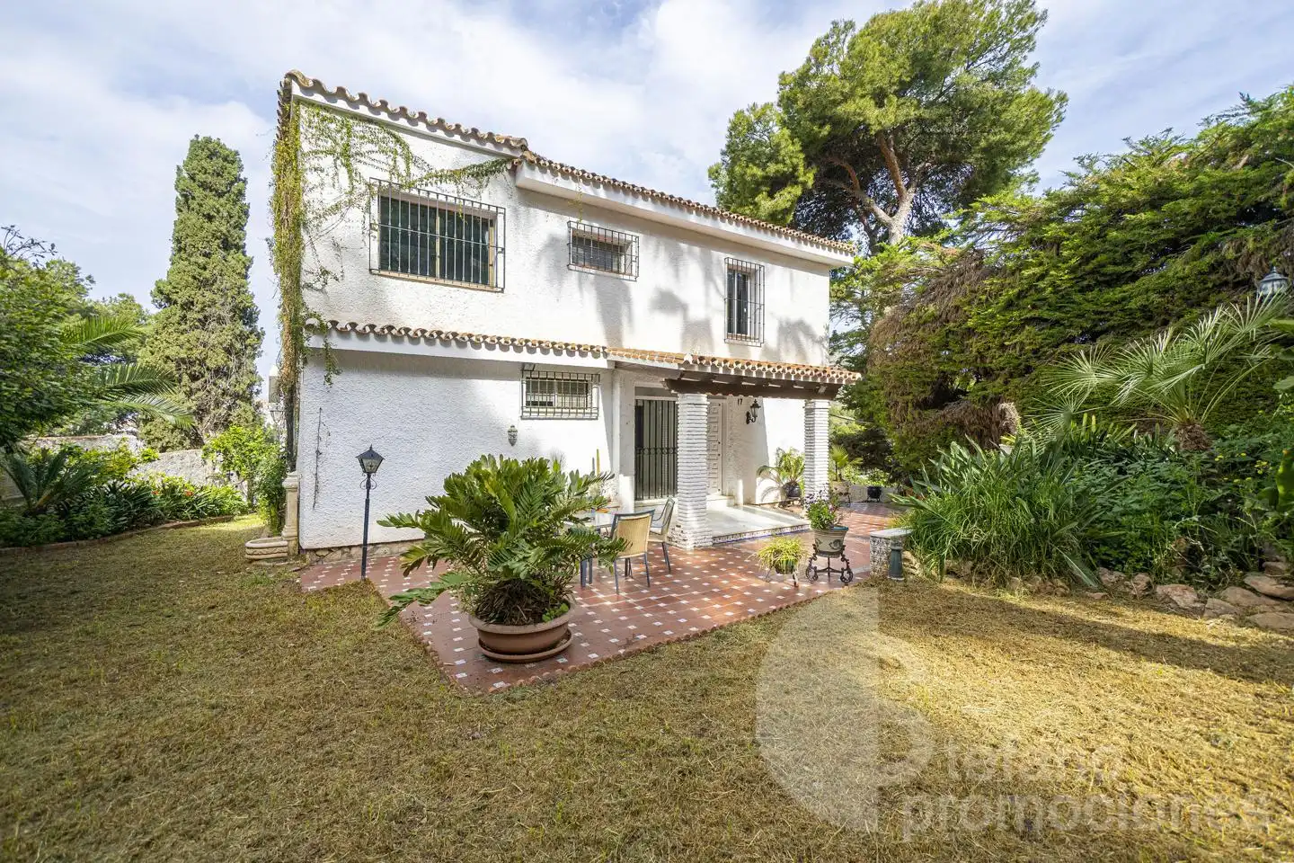 Vista exterior de Casa o xalet en venda en Málaga amb Aire condicionat, Jardí privat i Terrassa