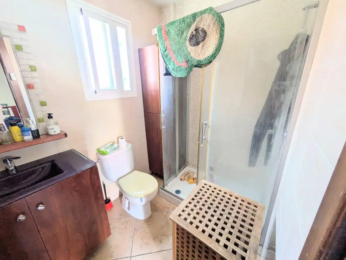 Bany de Casa adosada en venda en Torremolinos amb Aire condicionat, Calefacció i Jardí privat