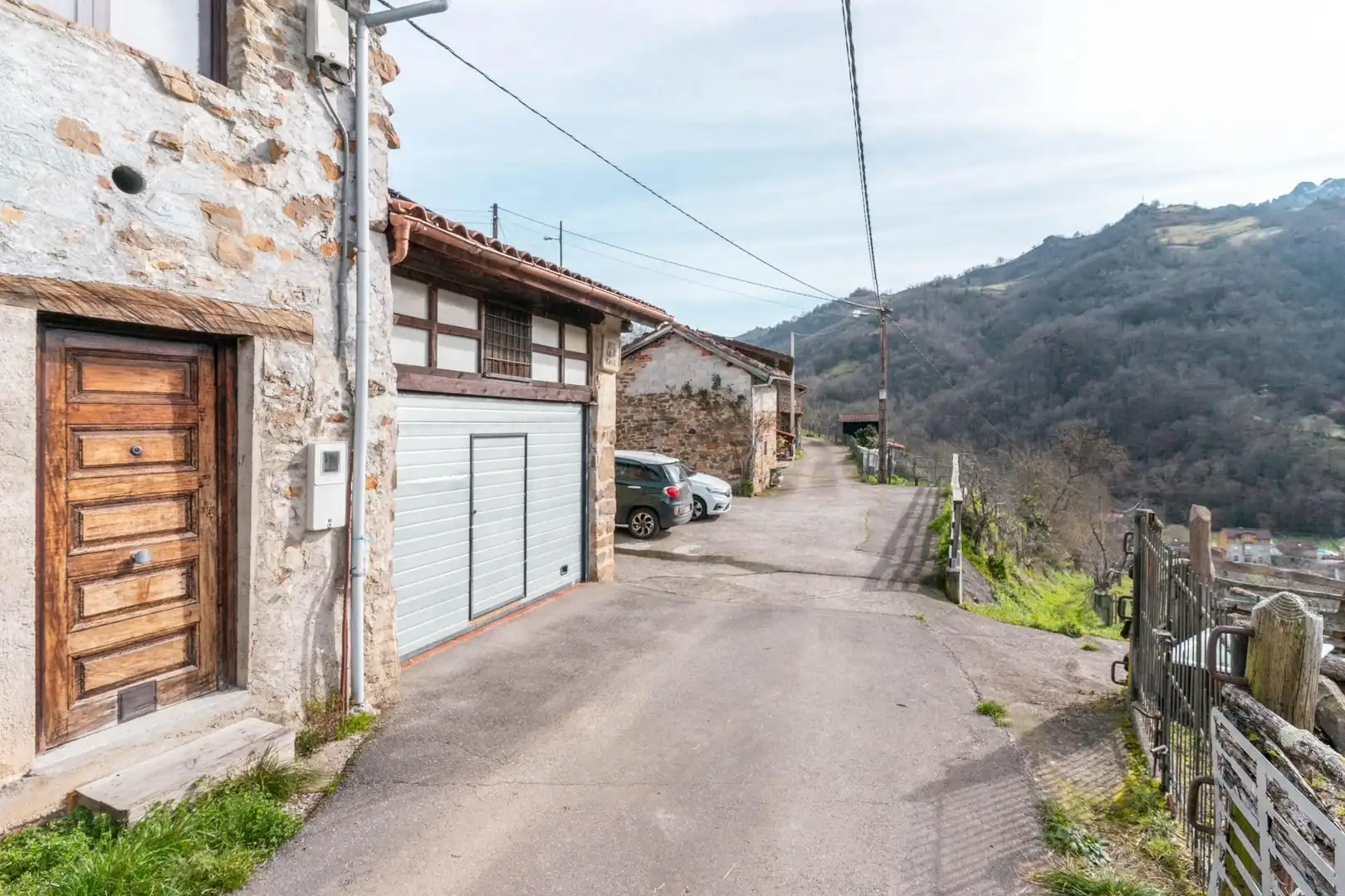 Vista exterior de Casa o xalet en venda en Laviana amb Jardí privat