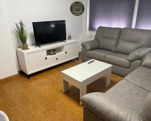 Sala d'estar de Pis de lloguer en  Jaén Capital amb Aire condicionat i Jardí privat