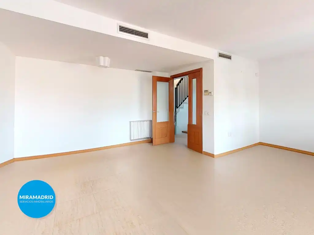 Detached homes for sale in Paracuellos de Jarama  with Air Conditioner and Swimming Pool