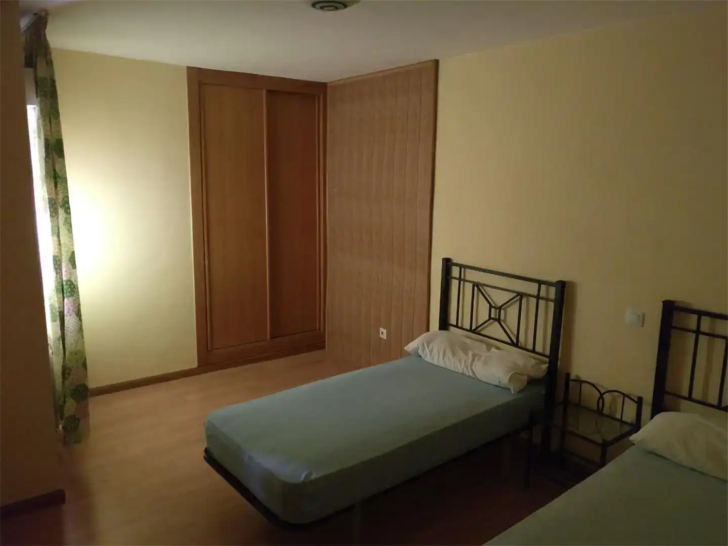 Bedroom of Flat for rent to own in Palencia  with Parquet flooring, Storage room and Furnished