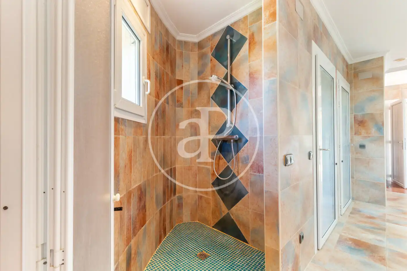 Baño de Casa o chalet en venta en Serra con Aire acondicionado, Calefacción y Jardín privado