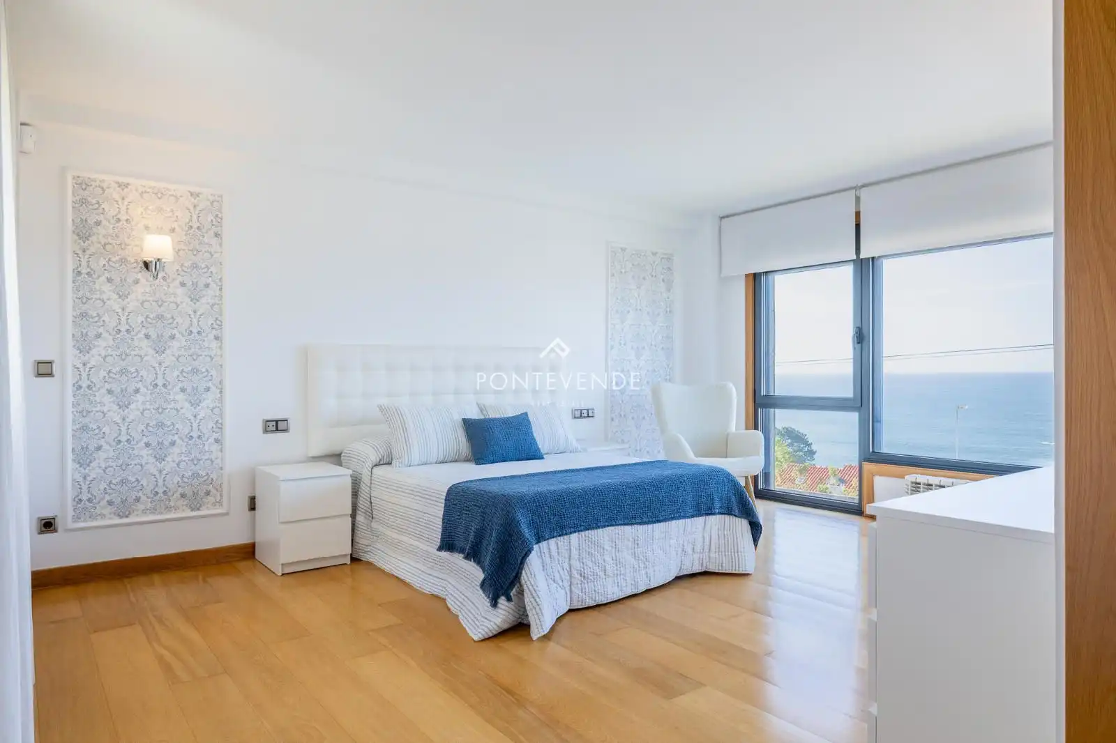 Dormitori de Casa o xalet en venda en Vigo  amb Calefacció, Jardí privat i Terrassa