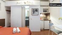 Bedroom of Flat to rent in  Madrid Capital  with Air Conditioner and Balcony